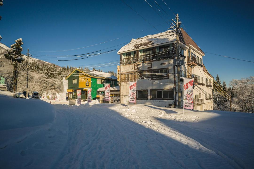 Отель Onsen Yado Echo Мёко Экстерьер фото