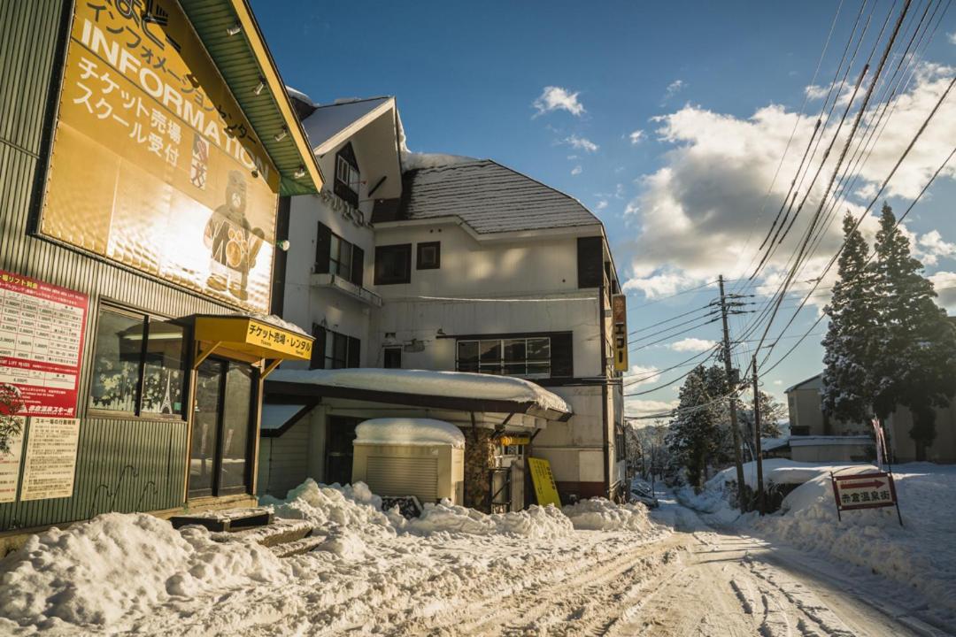 Отель Onsen Yado Echo Мёко Экстерьер фото